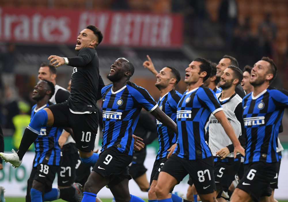 腾讯在这个垂直但爆款频出的赛道，做了一款不一样的自研产品