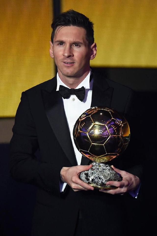 国际十大候选：巴黎圣日耳曼首夺欧冠冠军