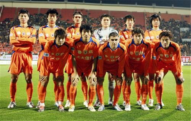 舒马赫现状 治疗花费早已超20亿 只能眼神交流 首冠赛车被拍卖