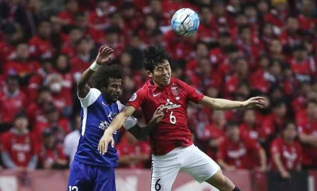 《神圣之门》童话城开启 懵懂少女加冕为王