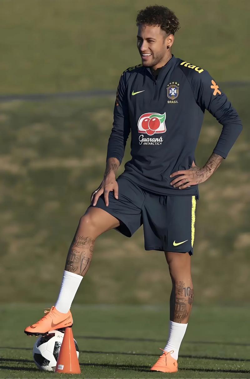 名哨腿筋拉伤无限期休战！昨日坐轮椅离场 有望常规赛结束前回归