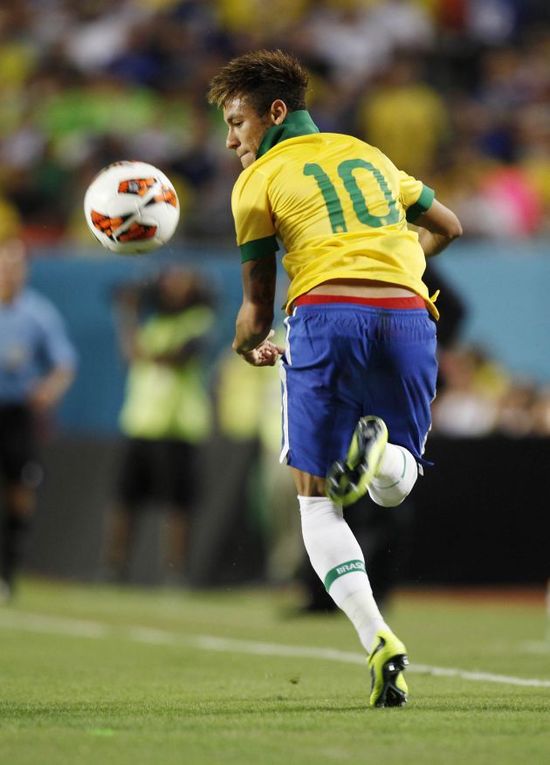 曼联换帅代价恐高达5000万，冬窗已难再买人！穆帅评价阿莫林下课